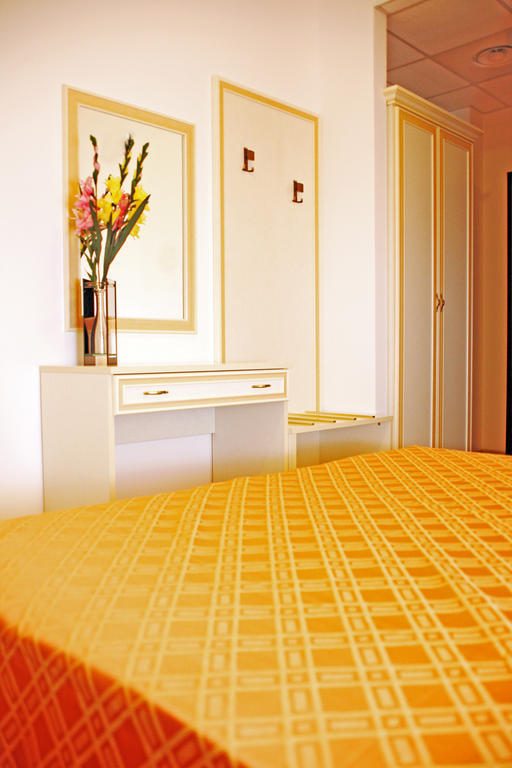 Hotel Leon D'Oro Castel Frentano エクステリア 写真